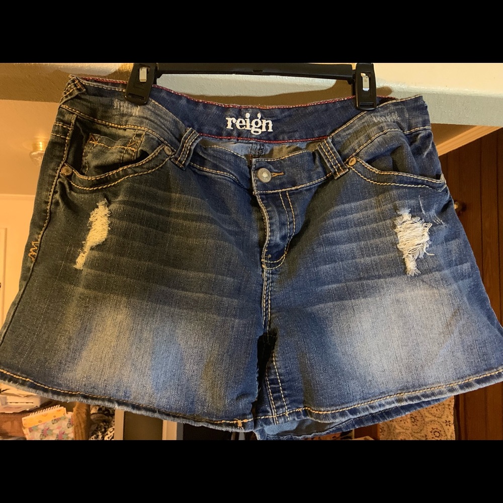 Denim distressed shorts